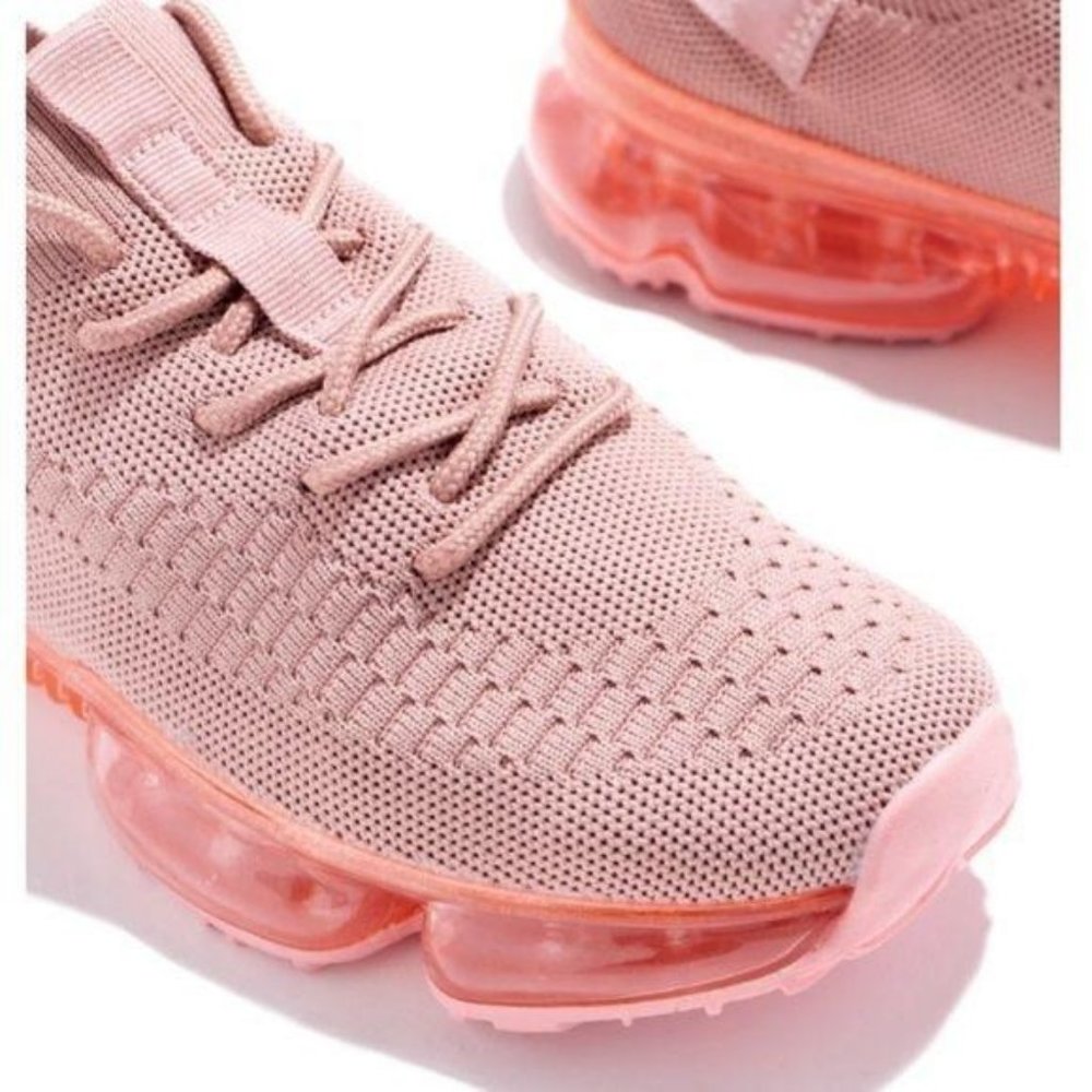 !! NEW !! Slip On Flyknit Sneakers in Mauve - Picture 2 of 9